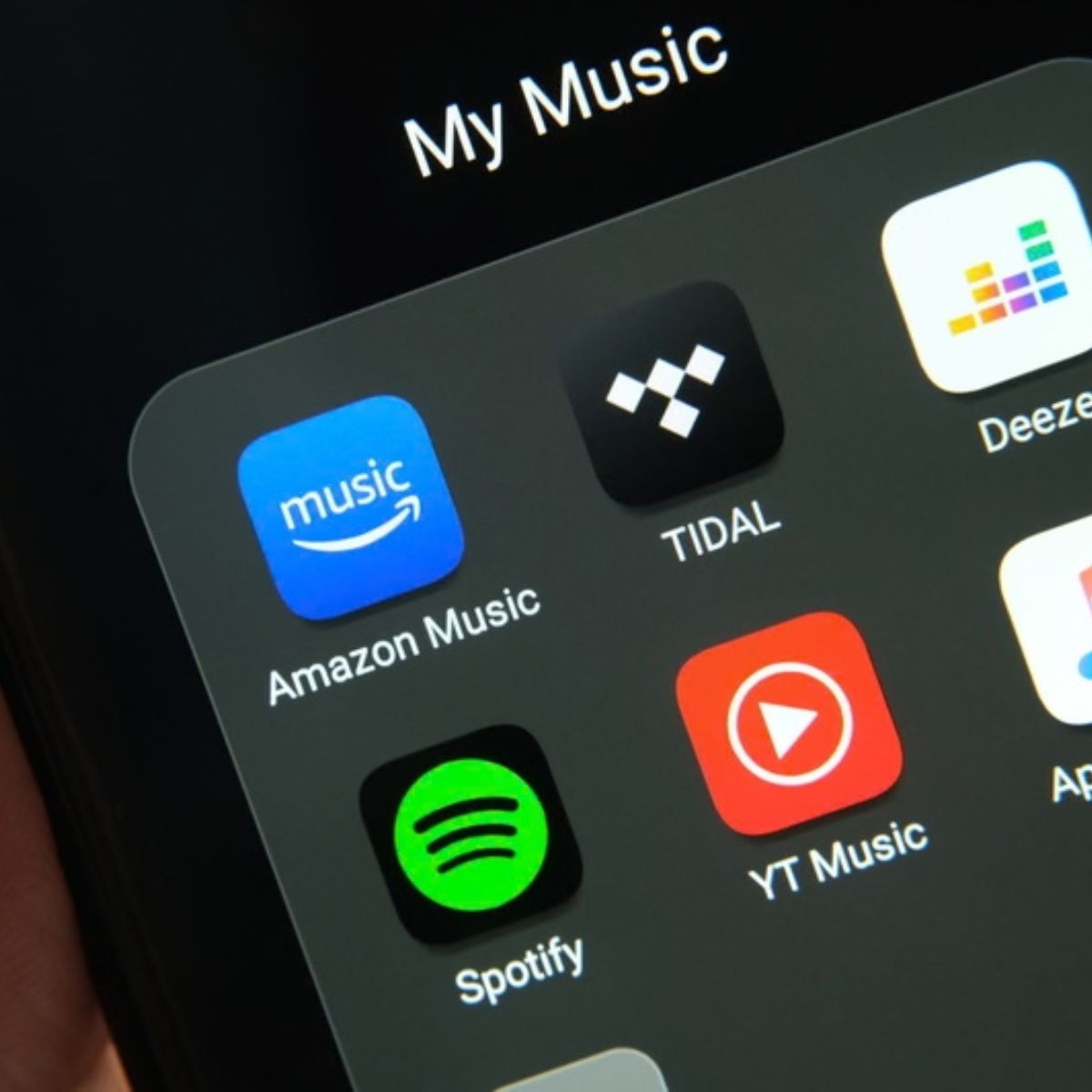 is it legal to Play Spotify in restaurants